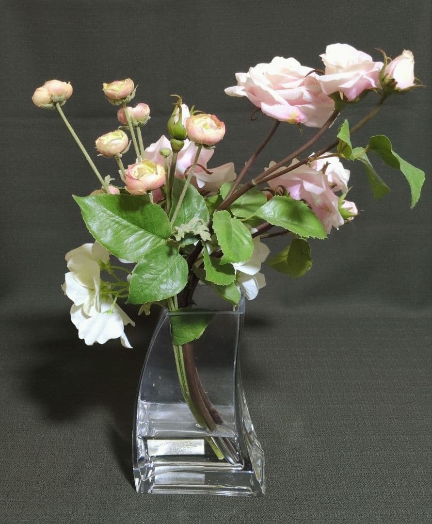 エミリオ•ロバ　プリマローズ　ピンクの薔薇他　造花　アーティフィシャルフラワー