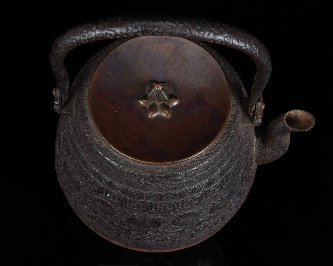 時代鉄瓶【大日本御釜師 堀政五郎（浄親）】菊桐紋鉄瓶 共箱 茶道具 骨董 古美術