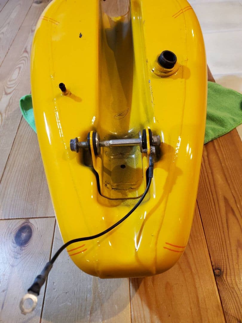 スポーツスター　XL1200Sノーマルタンク　イエロー