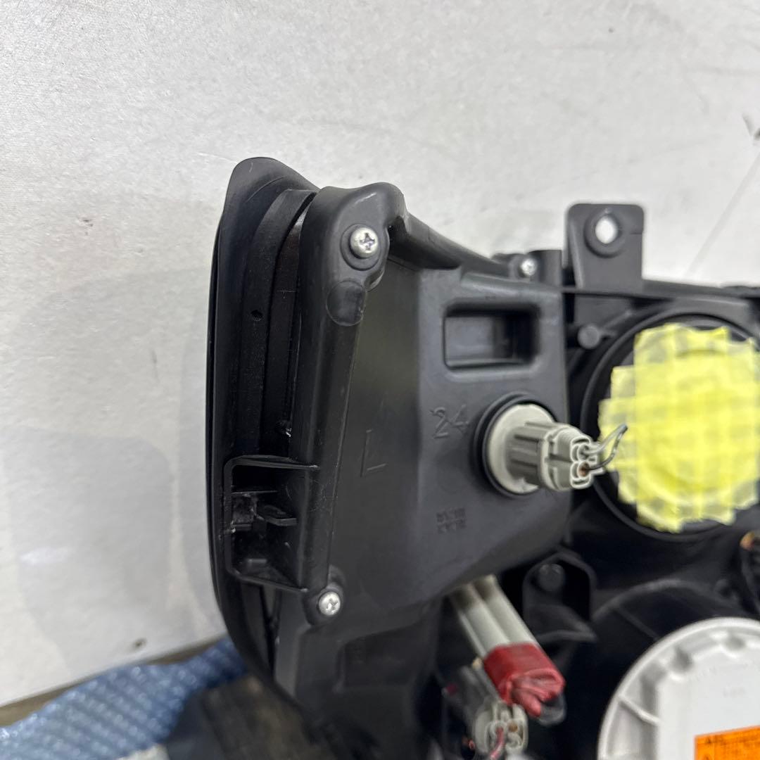 売切り値下げ⭐︎新品に近いE51ヘッドライト