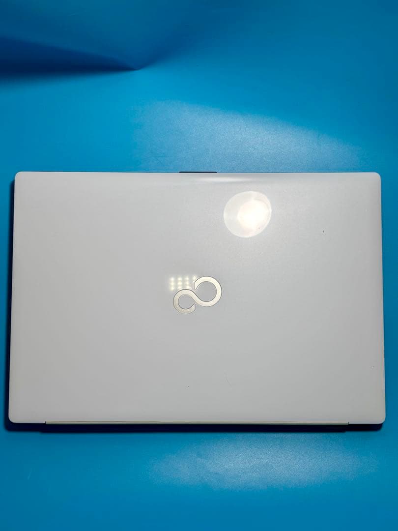 富士通 LIFEBOOK AH53/E2 i7 10510U 2TB 32GB