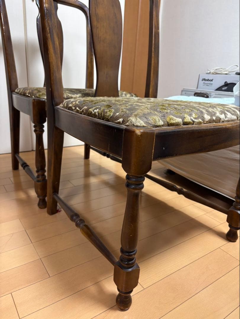 ブラウン木製　ダイニングチェア 花柄 ２脚セット