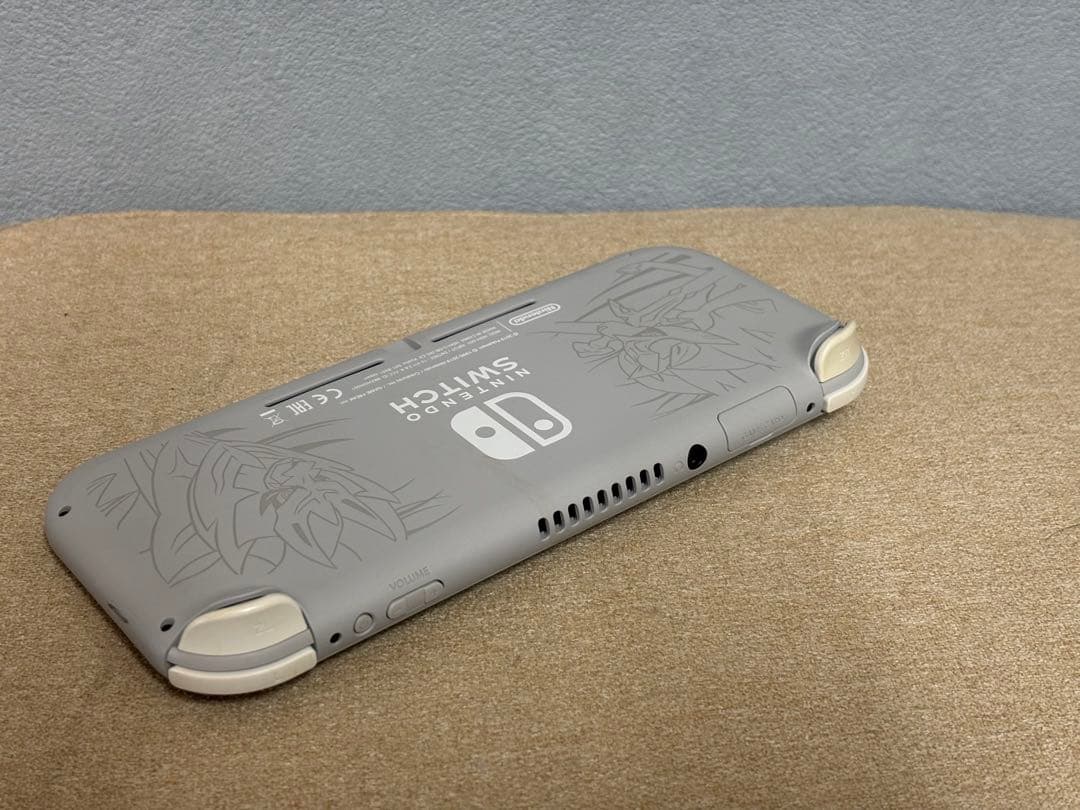 Nintendo Switch Lite ザシアン・ザマゼンタモデル