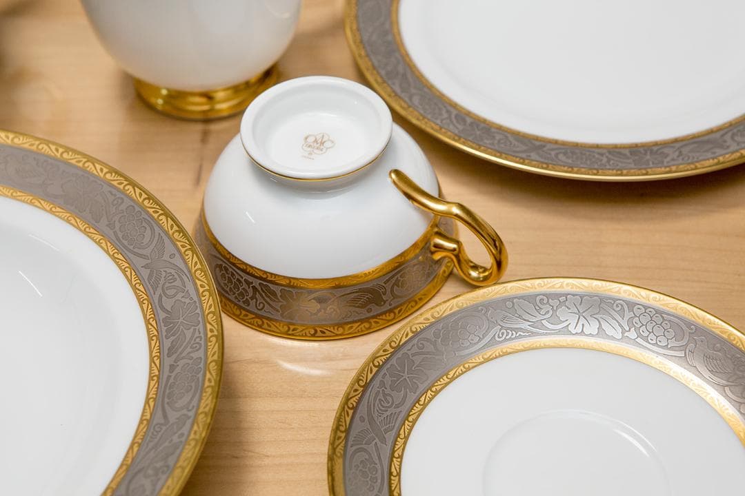 大倉陶園 金白金蝕ぶどう唐草 ディナーフルセット No.6 PT 1246