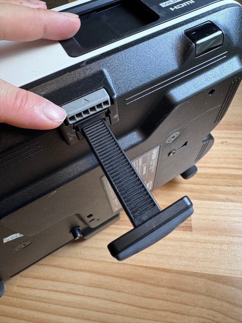 EPSON 1985WU HD プロジェクター高輝度4800lm HDM対応美品