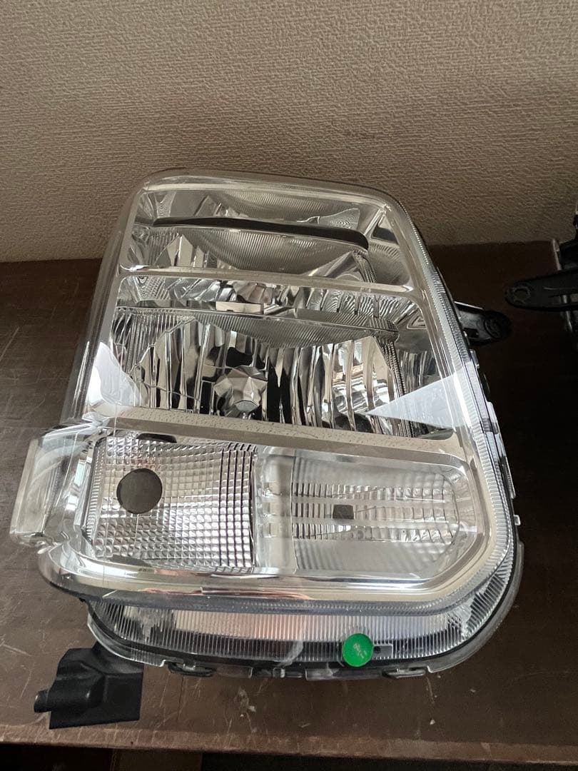 スズキ純正エブリィDA17Wの左右ヘッドライトユニットセット　中古品