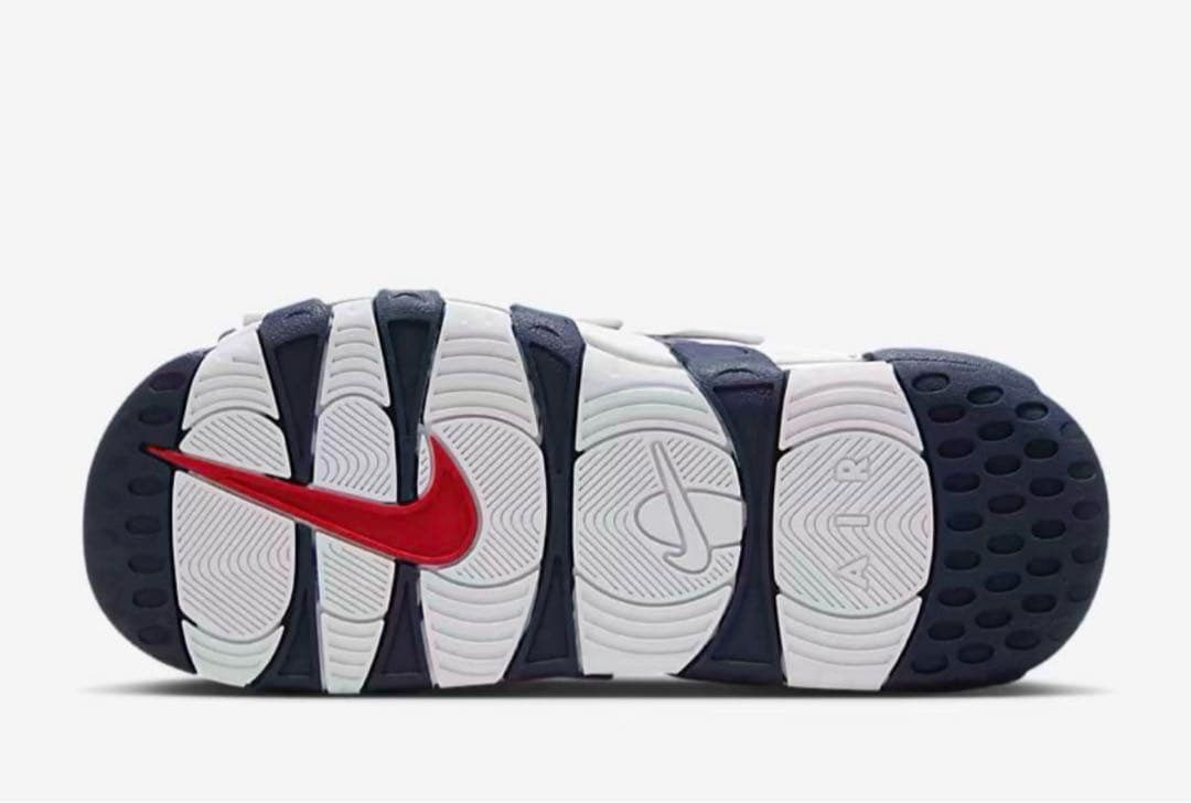 28ネイビー　NIKE エアモアアップテンポ　サンダル