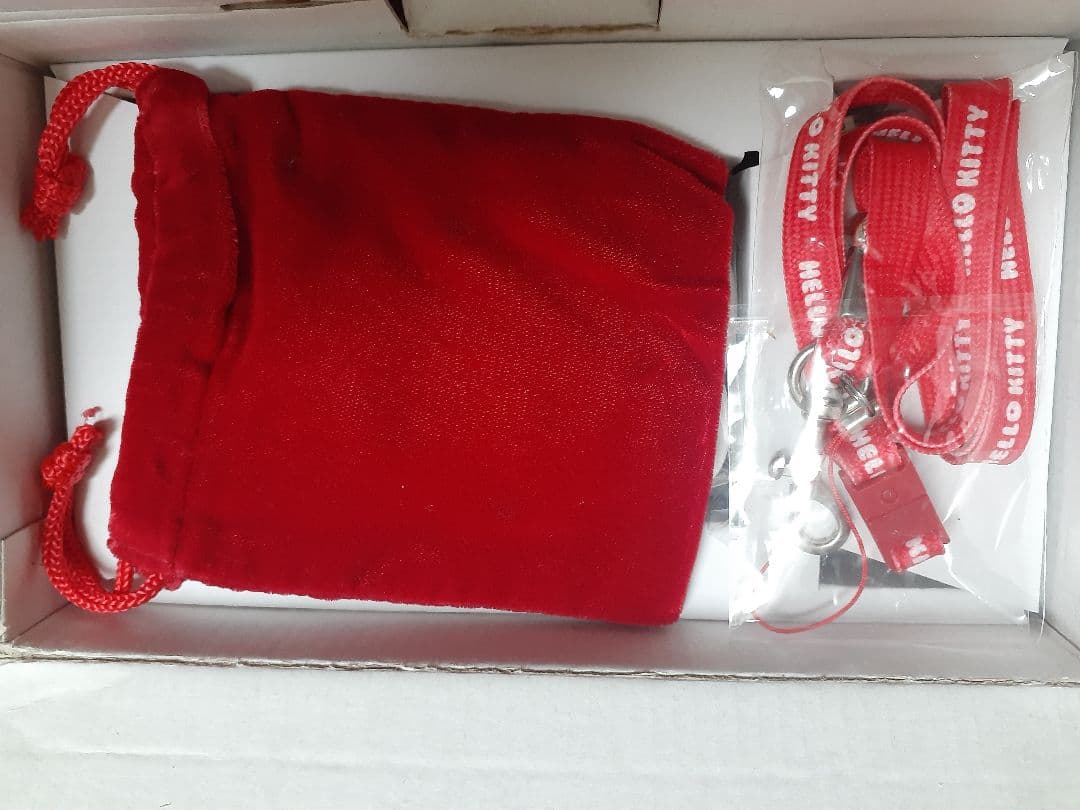 美品 ハローキティ フェイス型 デジタルカメラ サンリオ 限定品　デジカメ