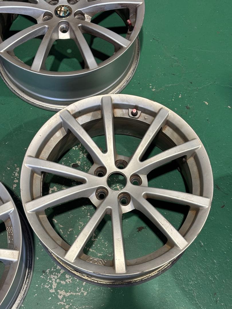 4本セット17 インチアルファロメオ156 147 TI用　7J 5H 98