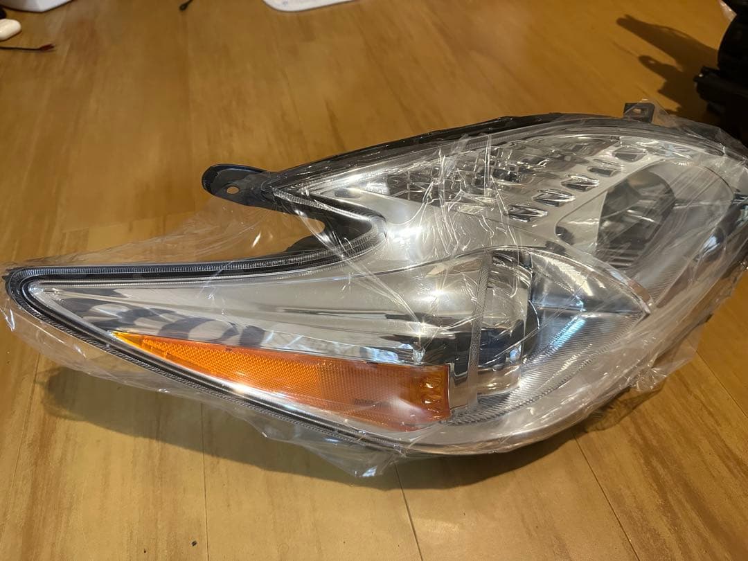 ZVW30 プリウス30 ヘッドライト