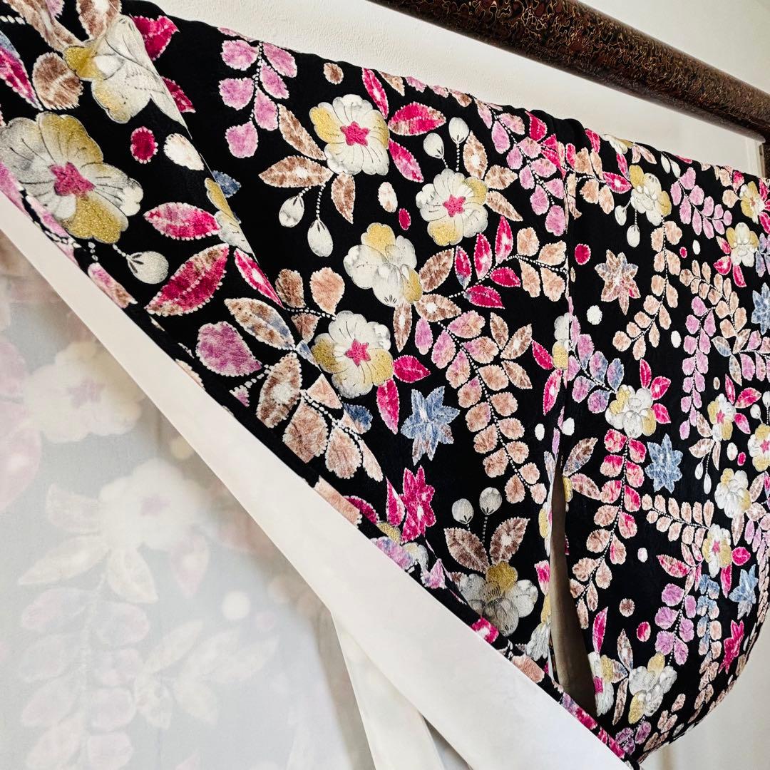 しつけ付き　正絹　現代　着物　小紋　162裄69.5 辻が花　黒　ピンク　紫