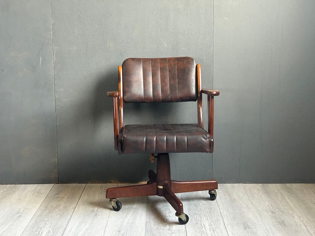クラシック　アームチェア　ヴィンテージ　レザー　キャスター付　デスクチェア　IG