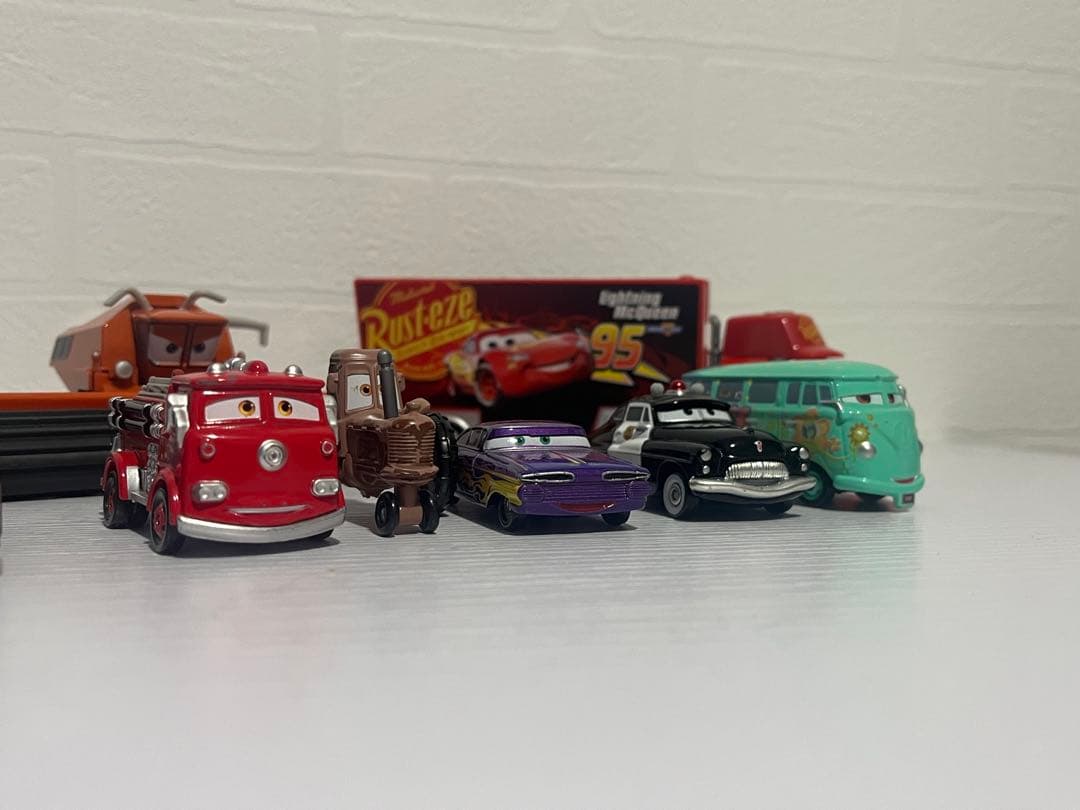 【美品】トミカ カーズ セット （メーターのみ状態が悪いです）