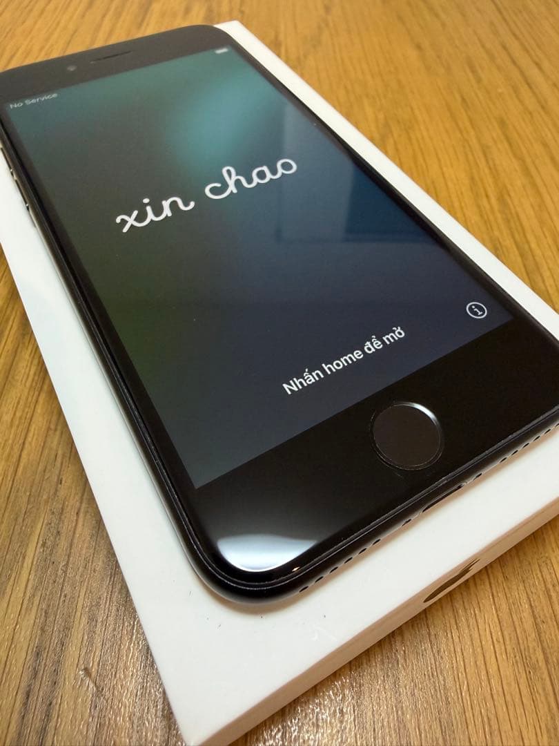 kingsakura8008　iPhone SE 第2世代 64GB