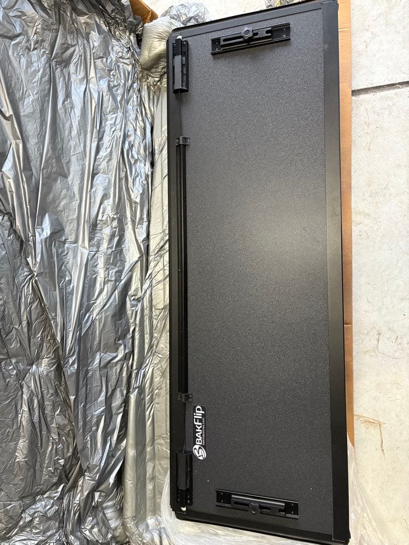 タコマ　BAK ブラック トノカバー