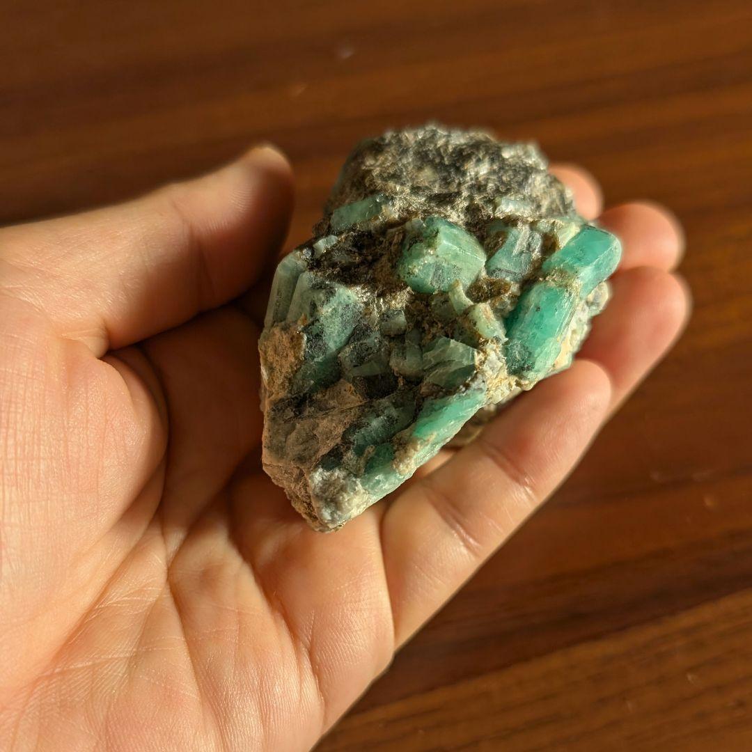 エメラルド　原石　天然石　ミネラル　鉱物　グリーン　コレクション