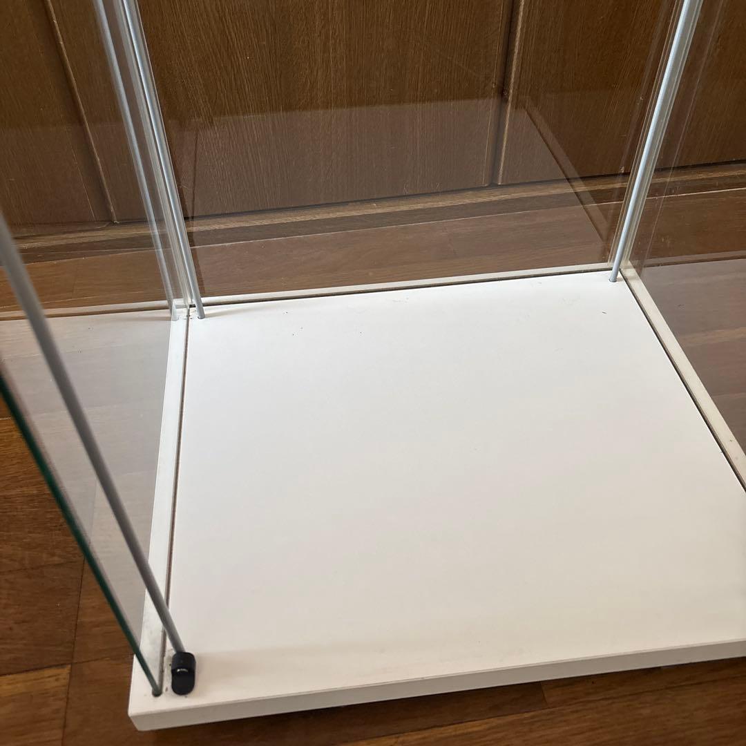 イケヤ　ガラスコレクション棚