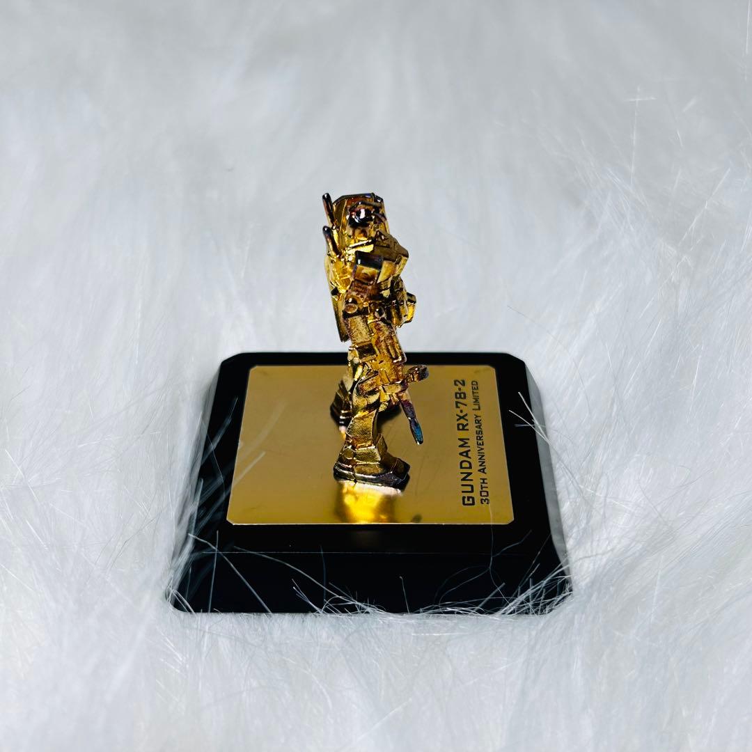 純金メッキ使用　ガンダム　非売品　セブン-イレブンフェア　500個限定