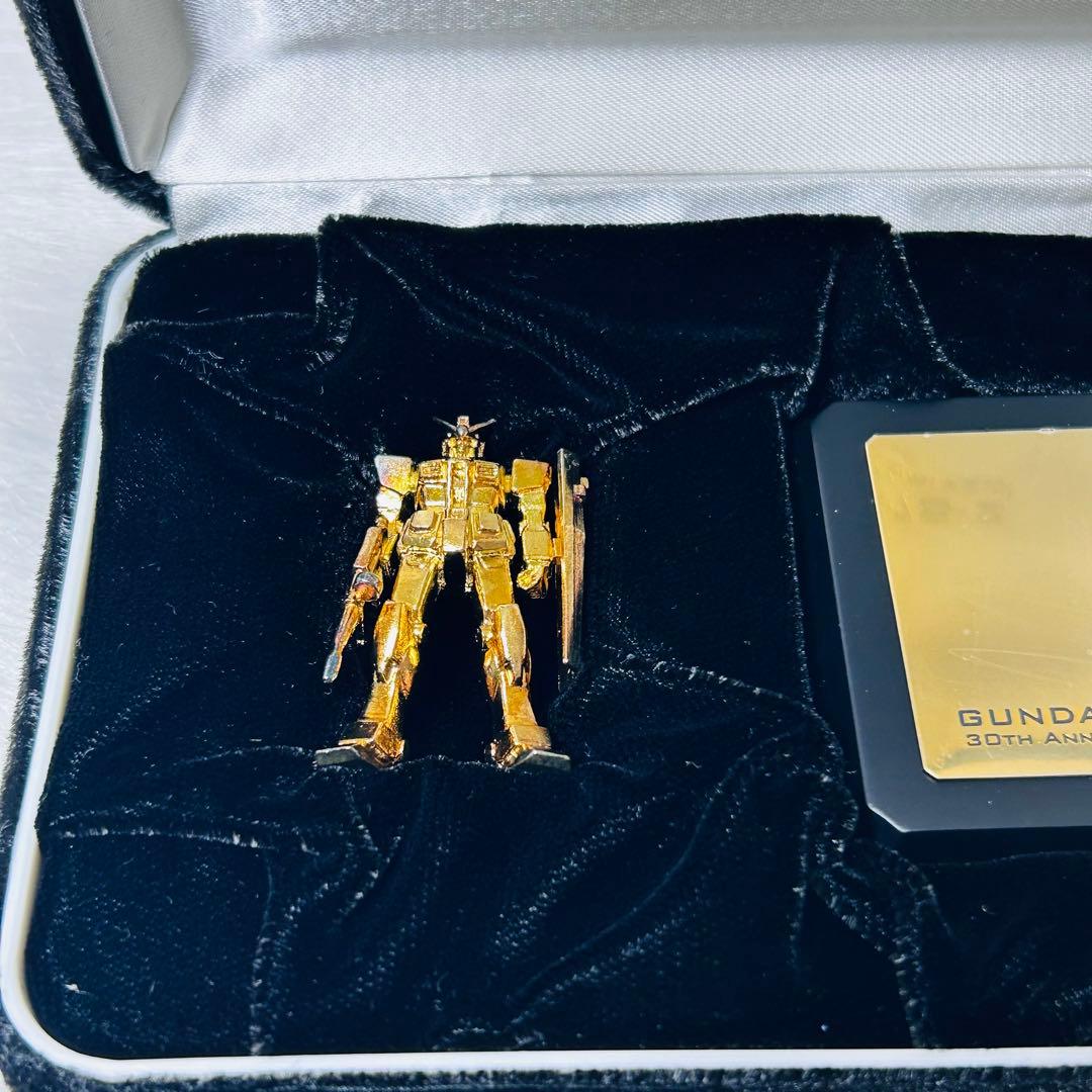 純金メッキ使用　ガンダム　非売品　セブン-イレブンフェア　500個限定