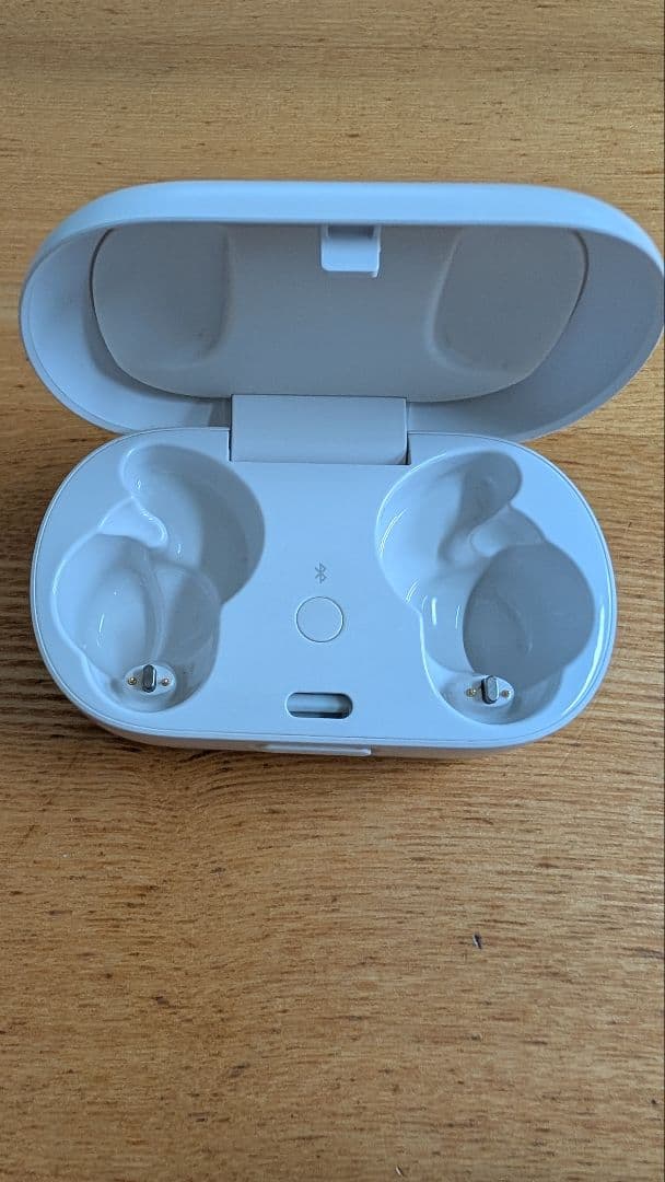 BOSE　ノイズキャンセリング　イヤホン　オフホワイト　美品