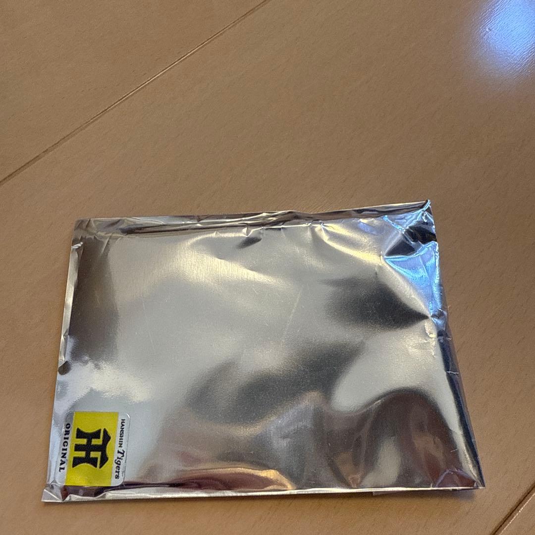 阪神タイガース　近本選手　シークレットキーホルダー　サイン