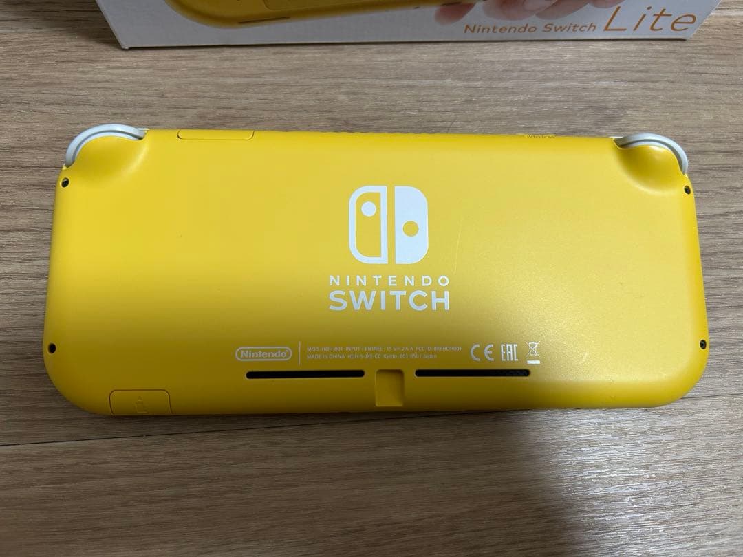 Nintendo Switch Lite イエロー 本体 箱 充電器付き