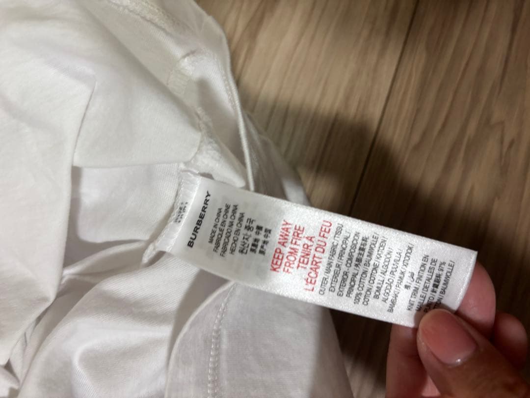 現行タグ　バーバリー　ロンT 長袖　ロンティートップス　104cm