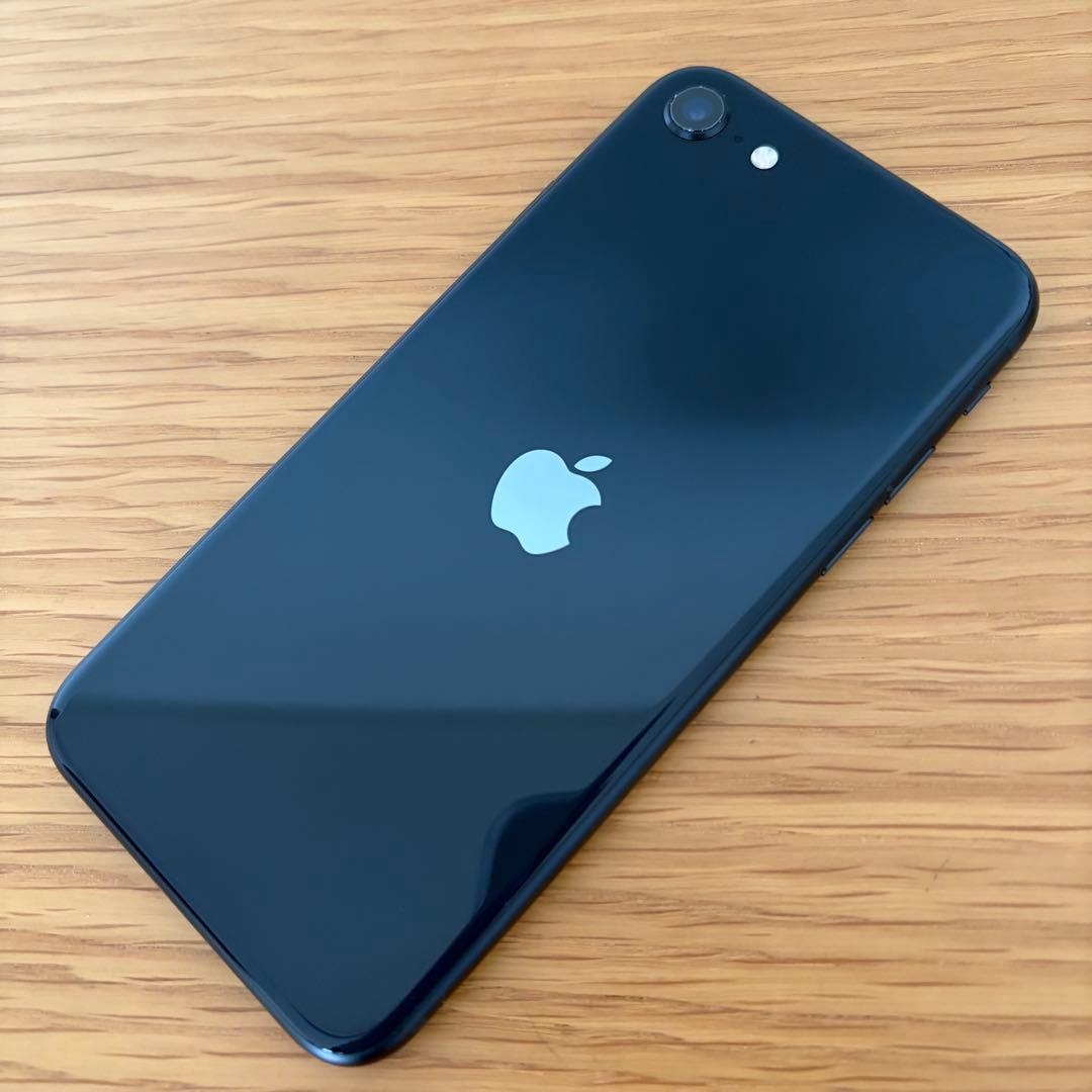 美品☆電池新品 iPhone SE3 128GB SIMフリー ミッドナイト 黒