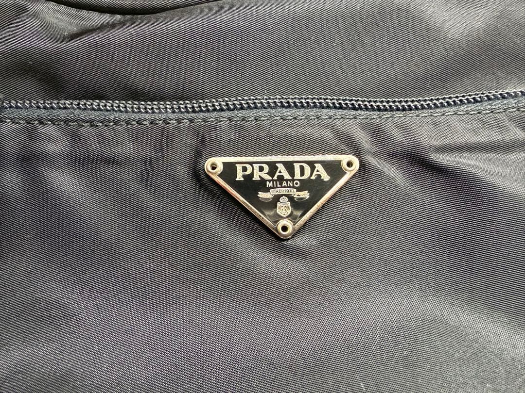 PRADA プラダ　ショルダーバッグ　ミニバッグ　カメラバッグ　ナイロン