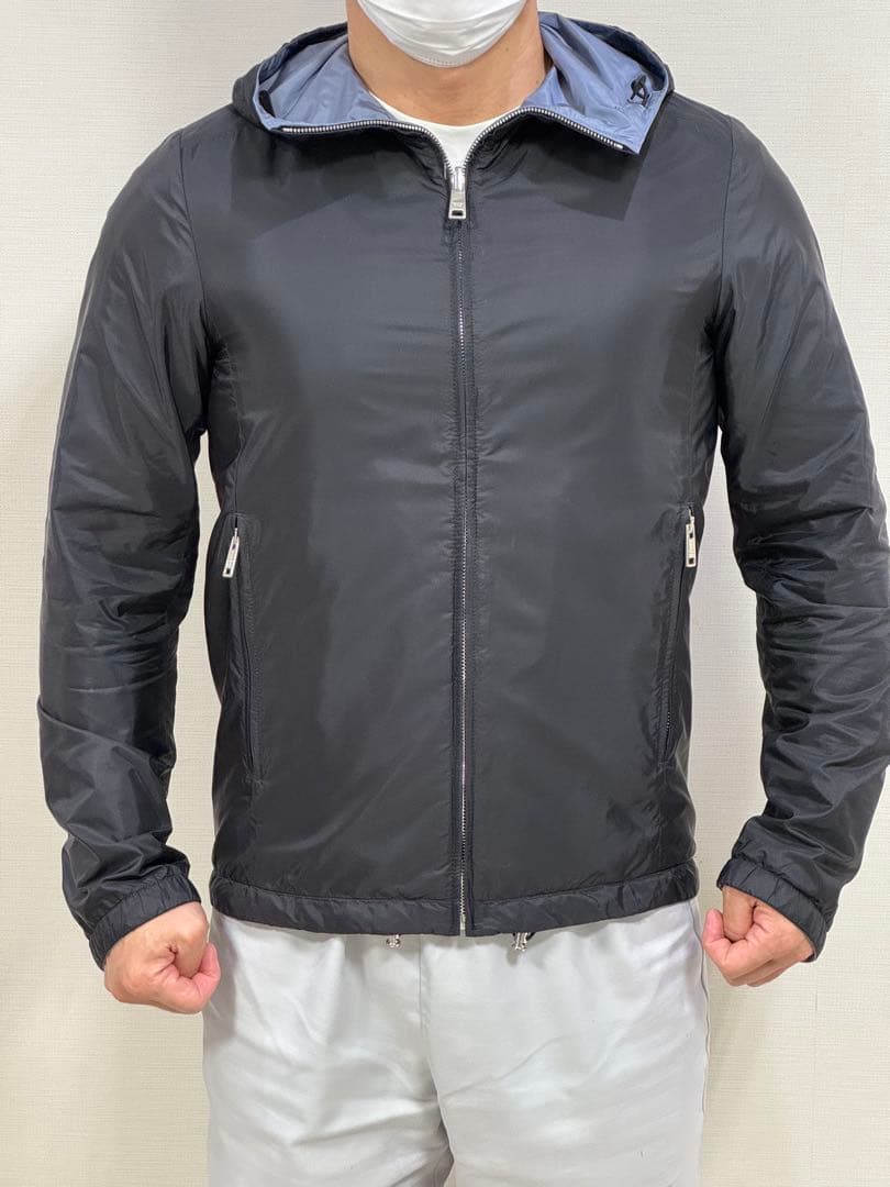 プラダ　リバーシブル　ナイロン　パーカー　美品