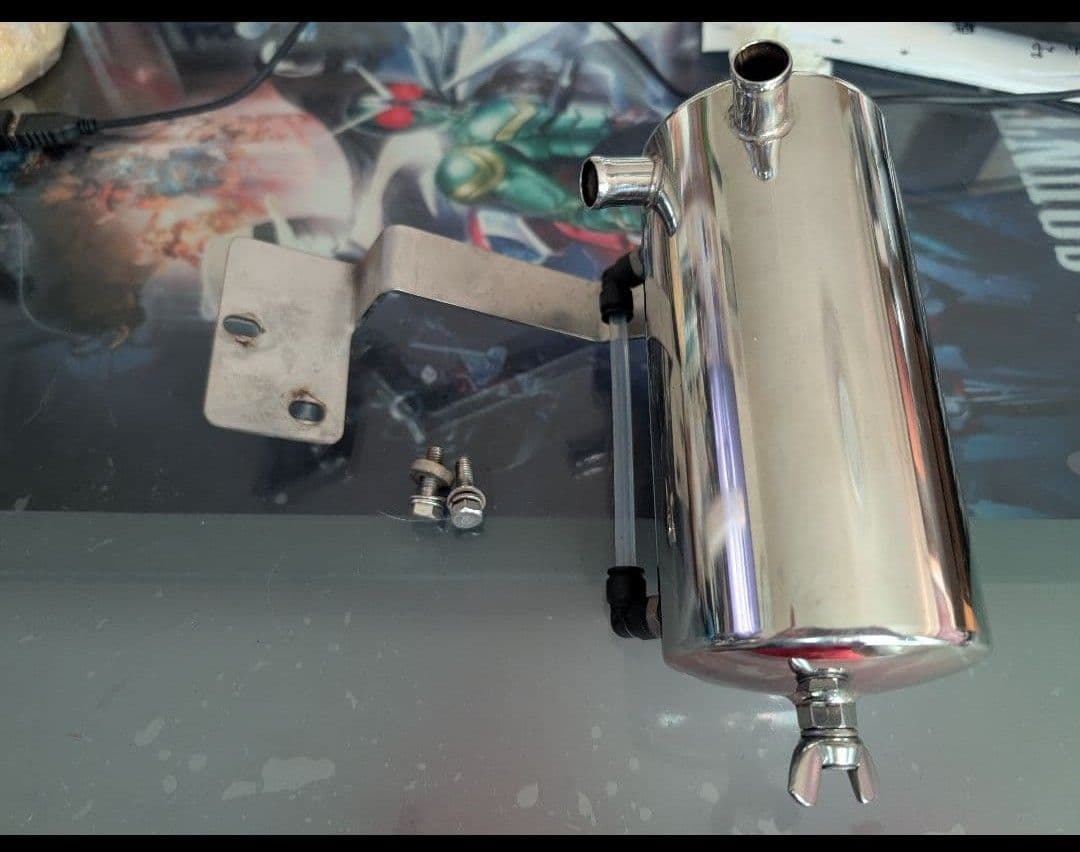 f*2様 【週末値下】ジムニー　JA11　オイルキャッチタンク　　メタルワークス