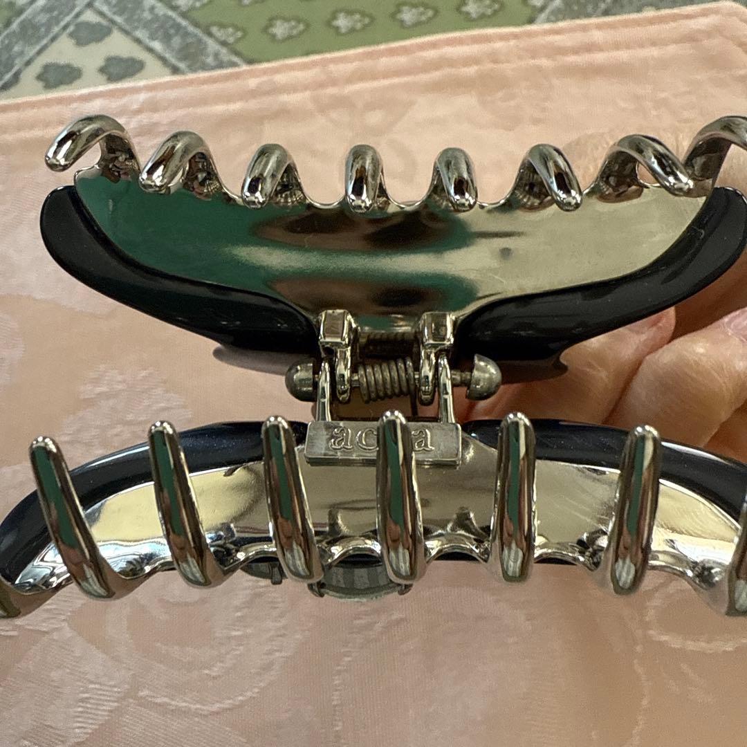 アッカクリスタル装飾黒ヘアクリップ