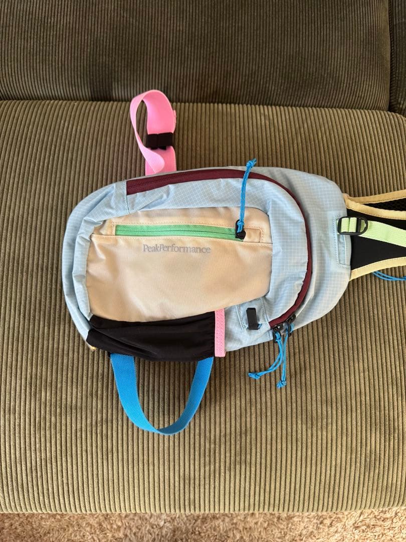 ピークパフォーマンス　アウトドアスリングバッグ4.5L