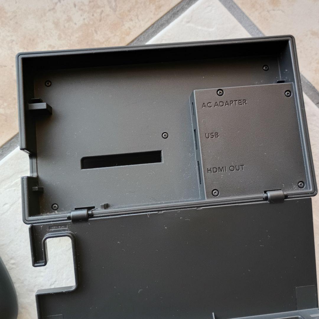 任天堂Switch本体　付属品　冷却ファン付きドッグ　別売りケース　グレー