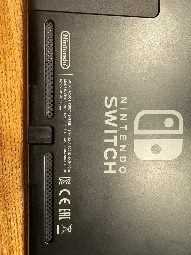 Nintendo Switch 本体 コントローラー赤／青／ピンク／みどり