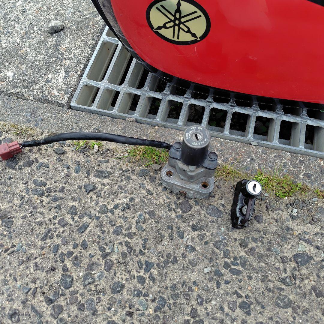 SR400 SR500 ナロー タンク キャップあり 鍵3本付き キーシリンダー