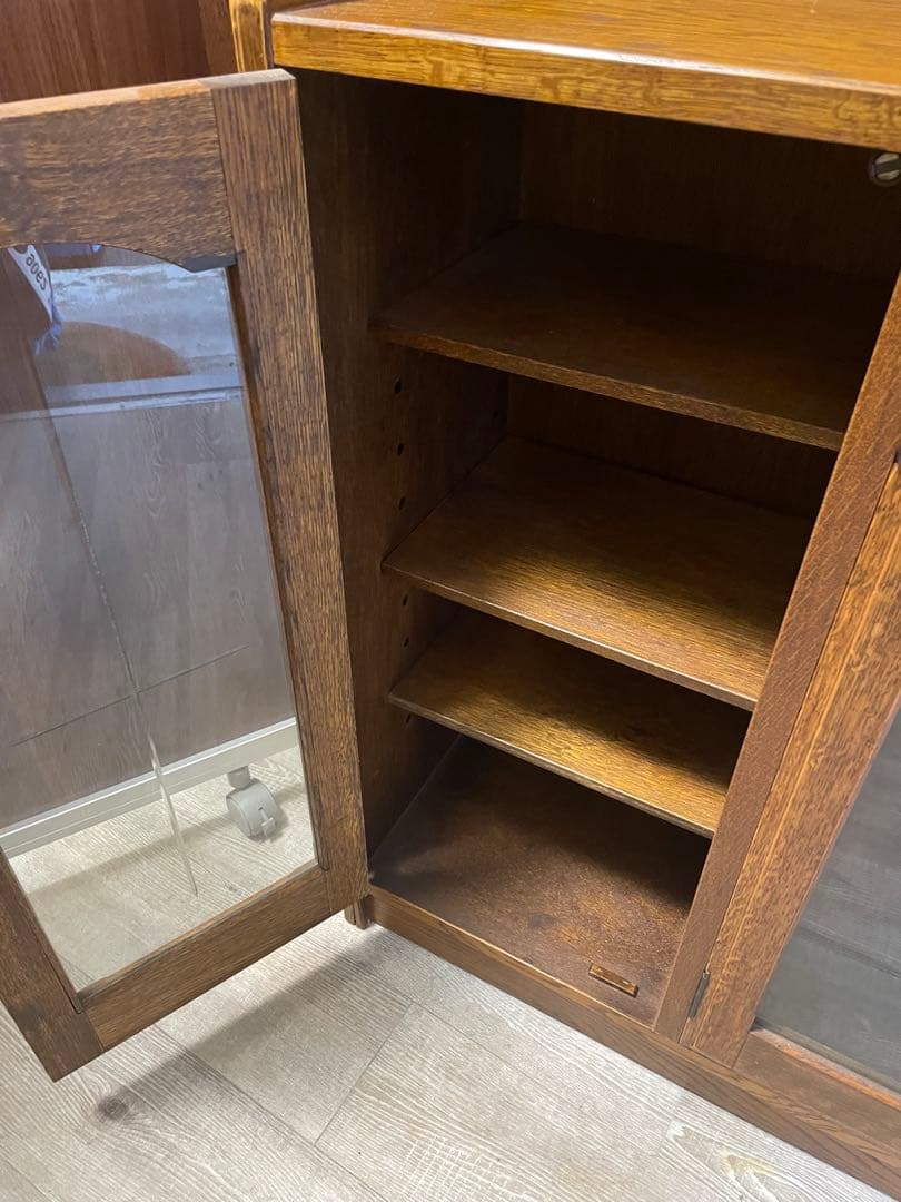 アンティーク　レトロ　ブラウン 木製キャビネット ガラス扉付き