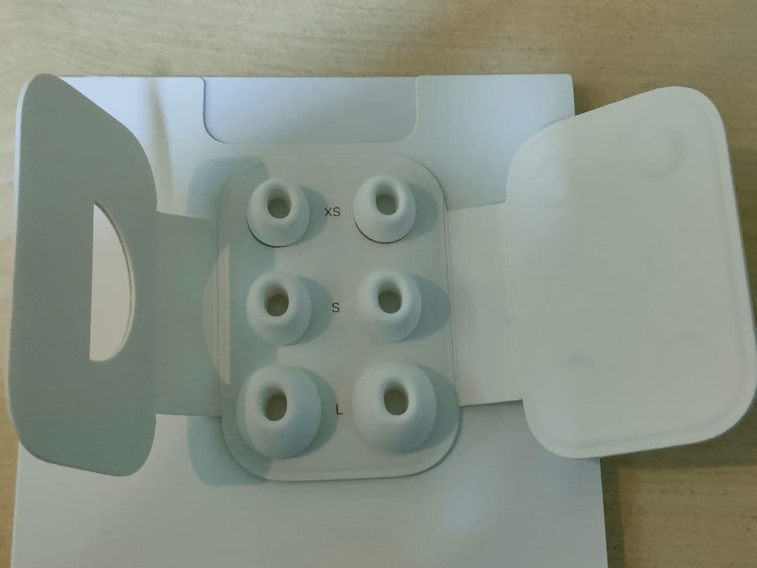 ガ*テ様 ☆airpods pro 第2世代　Lightning 美品