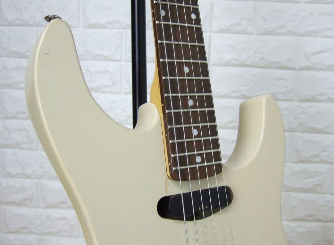 Suhr？エレキギター ESP & EMGピックアップ