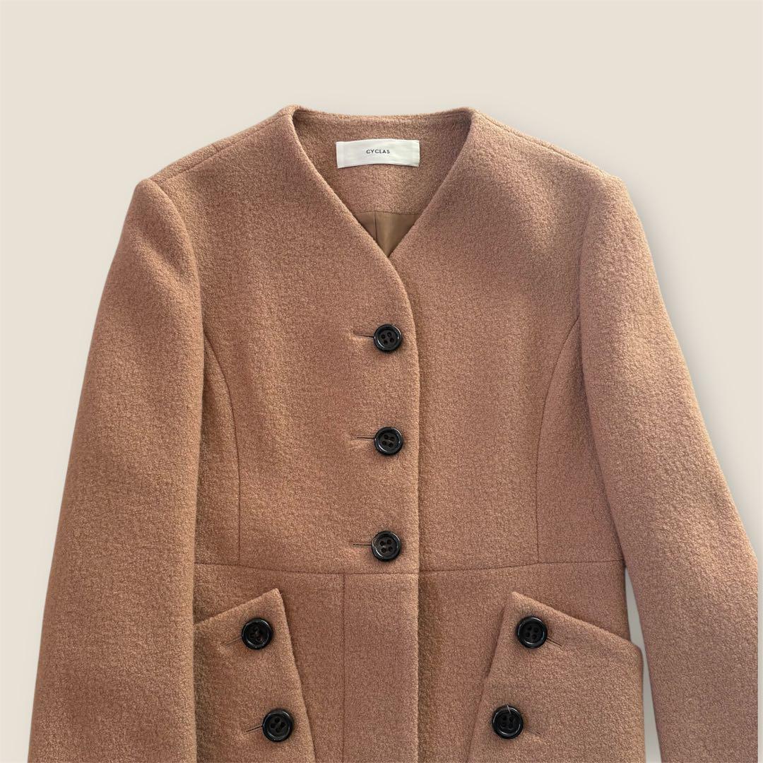 美品　CYCLASシクラス　ウール　ブークレ　ノーカラージャケット　キャメル