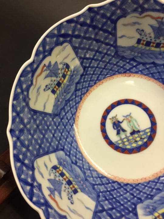 古い深川製磁の 花卉人物色絵 大鉢  明治期