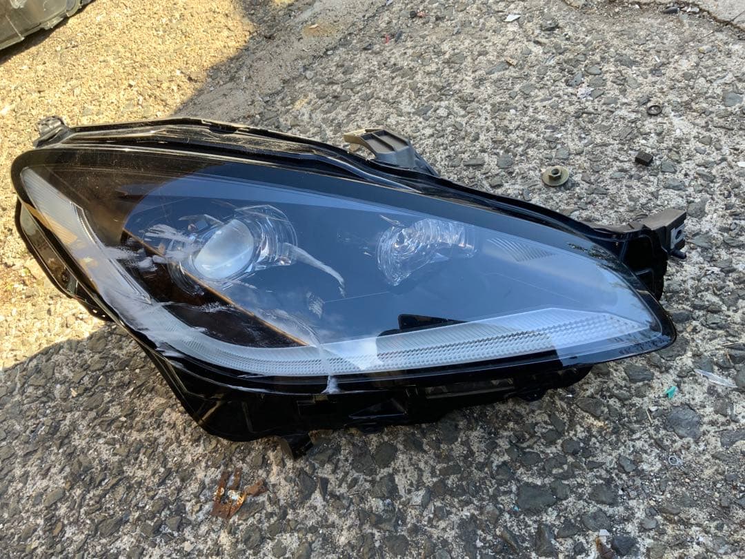 ジャンク　トヨタ86 GR86 純正ヘッドライト 右側