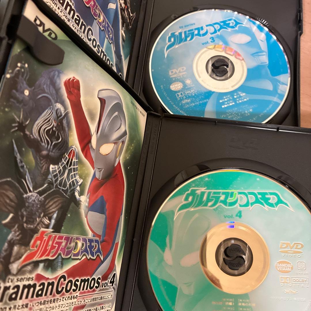 ウルトラマンコスモススペシャルセレクション1、2巻、13〜15巻は通常、劇場版付