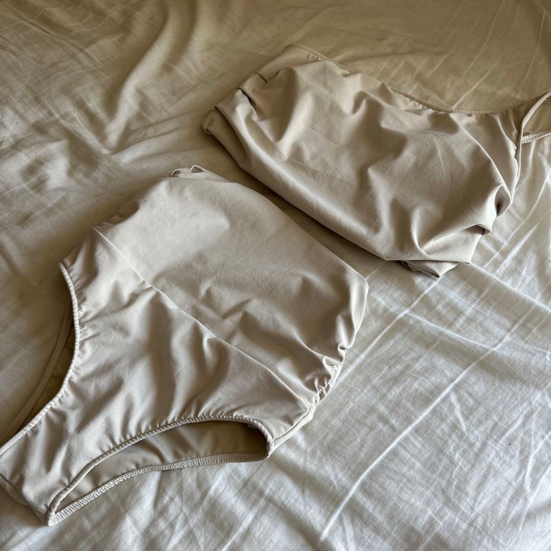 【未使用に近い】ETRE TOKYO｜サイドタックワンショルダースイムウェア