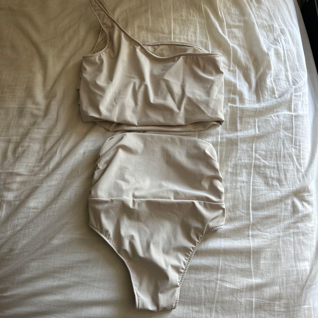 【未使用に近い】ETRE TOKYO｜サイドタックワンショルダースイムウェア