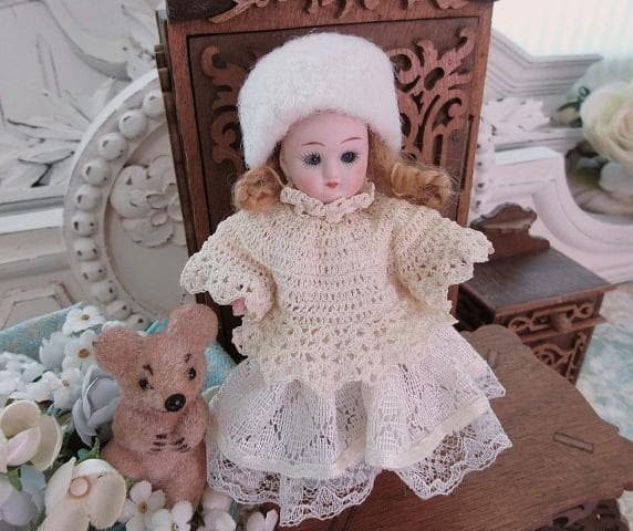 アンティーク　ジャーマン　ミニョネット ☆　ビスクドール