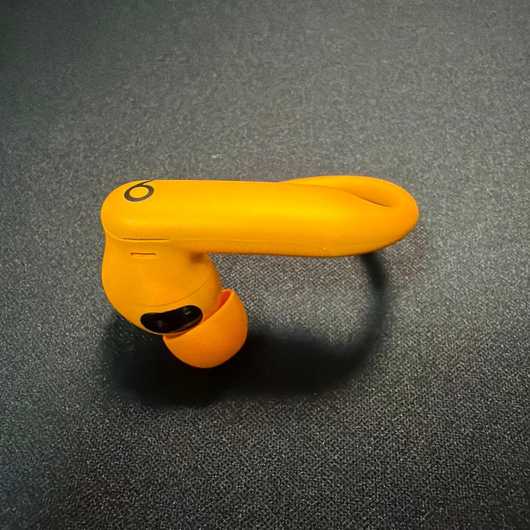 Powerbeats Pro 2　エレクトリックオレンジ