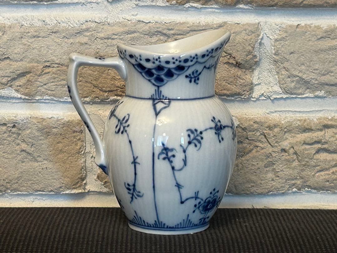 【新品】ロイヤルコペンハーゲン　クリーマー大　ブルーフルーテッド　ハーフレース