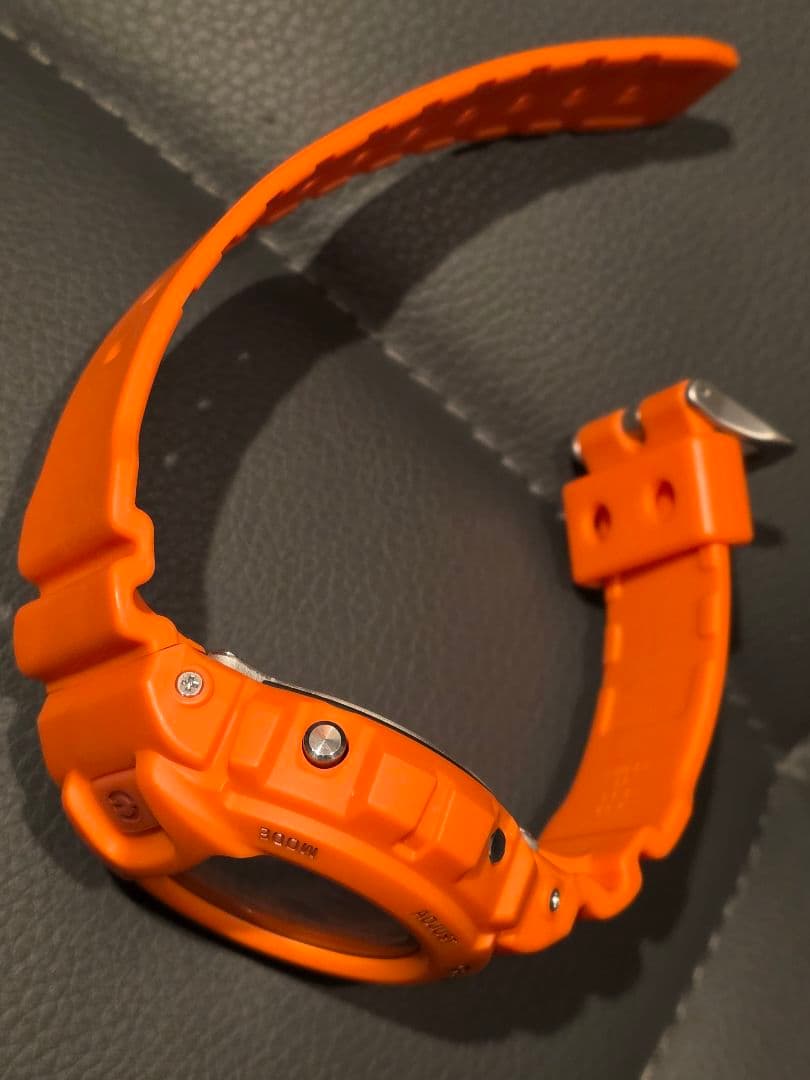 CASIO　G-ショック　DW-6900MM オレンジ