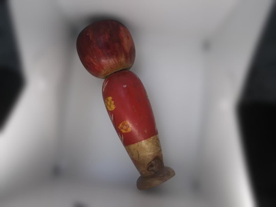 赤色りんご頭木製こけし人形